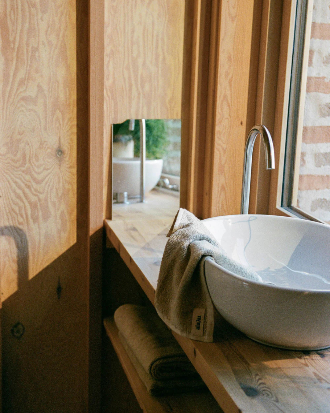 Linen bath towel